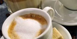 Auswahl von Kaffee und Kaffeespezialitäten an Bord der Adler-Schiffe
