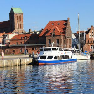 MS Hanseat am Anleger im Alten Hafen Wismar
