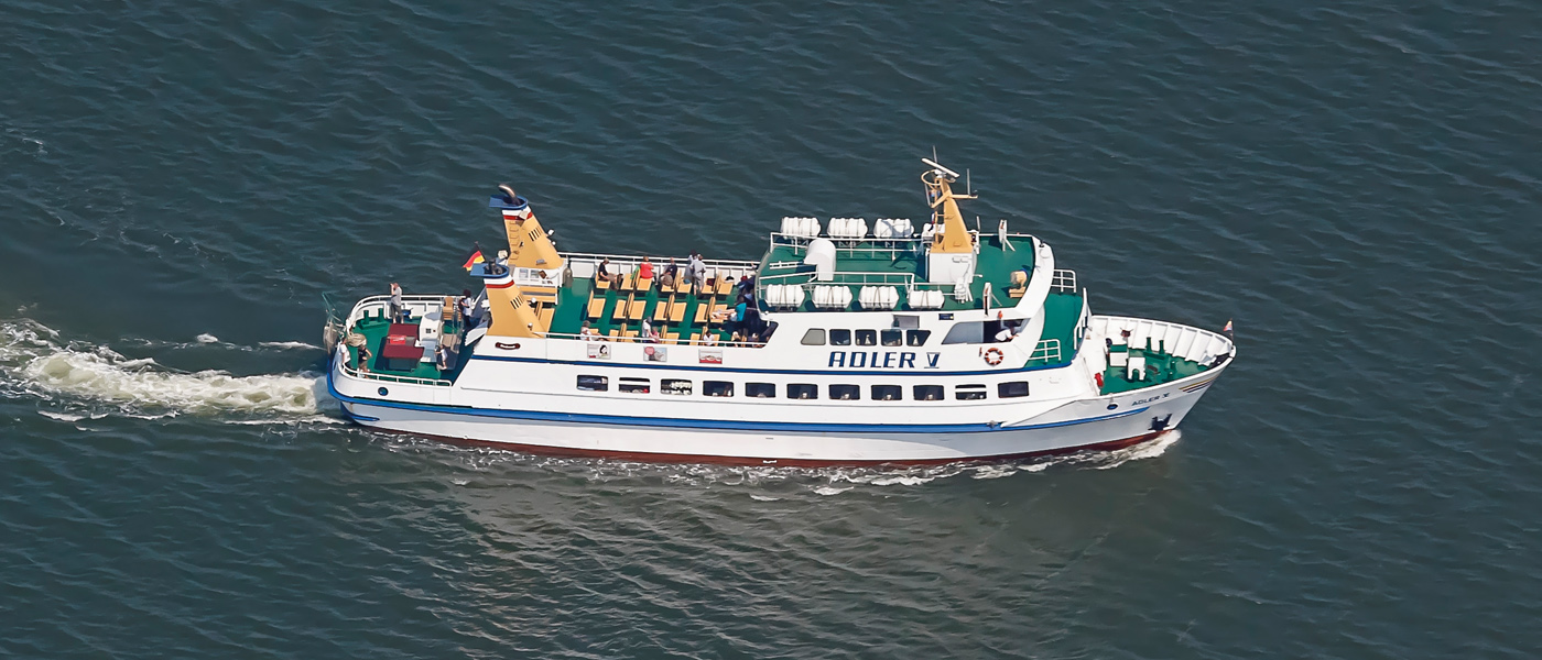 MS Adler V unterwegs zu den Halligen