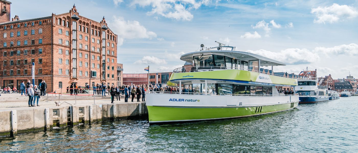 E-Schiff im Alten Hafen Wismar