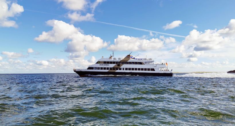 MS Adler-Express unterwegs im Wattenmeer
