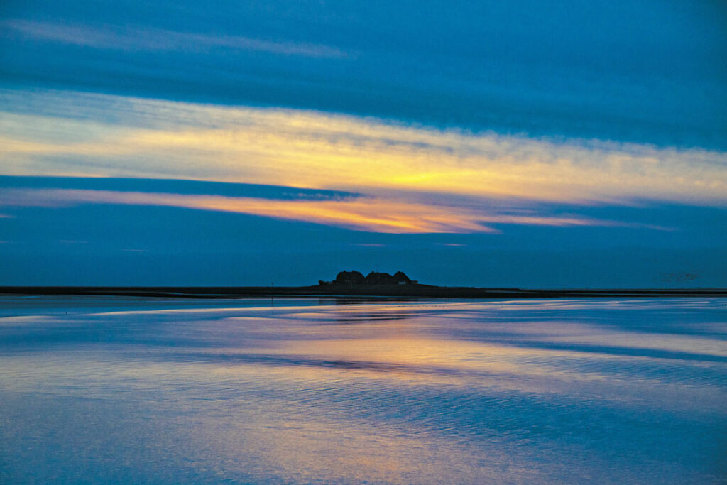 Abendstimmung über dem Wattenmeer an der Hallig Hooge