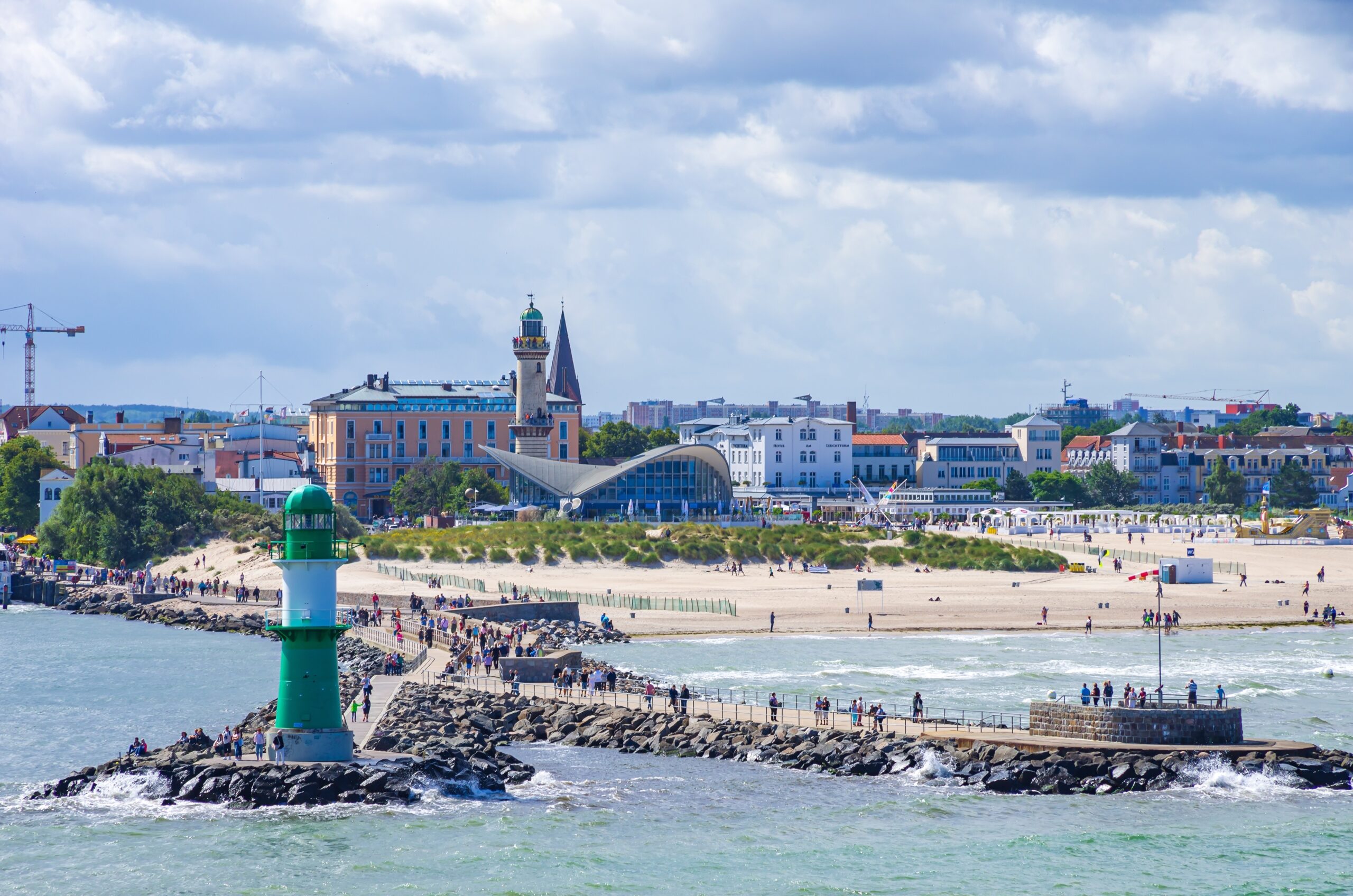 Maritime,Atmosphere,Around,The,West,Breakwater,Along,With,The,Picturesque