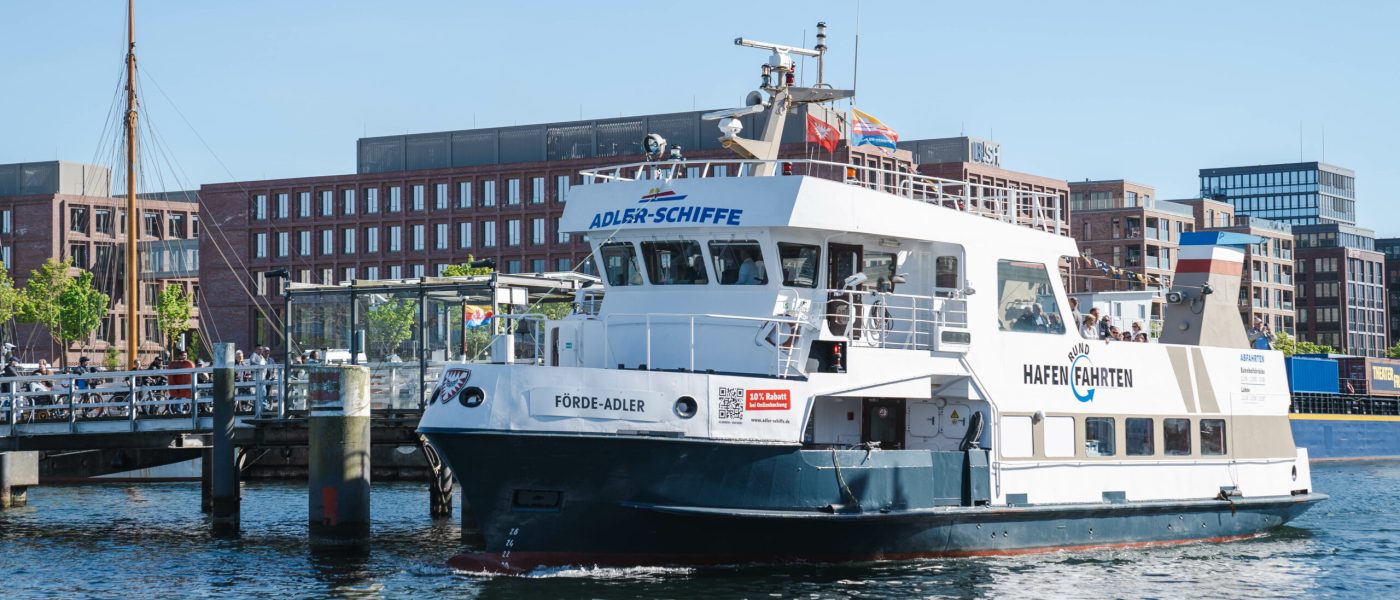 Fahrgastschiff Förde-Adler auf der Kieler Förde